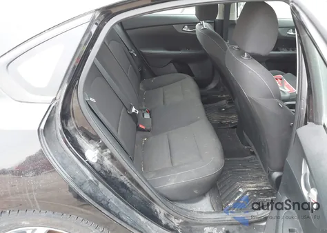 2019 Kia Forte Lxs z USA, uszkodzony, nr VIN 3KPF24AD0KE136488